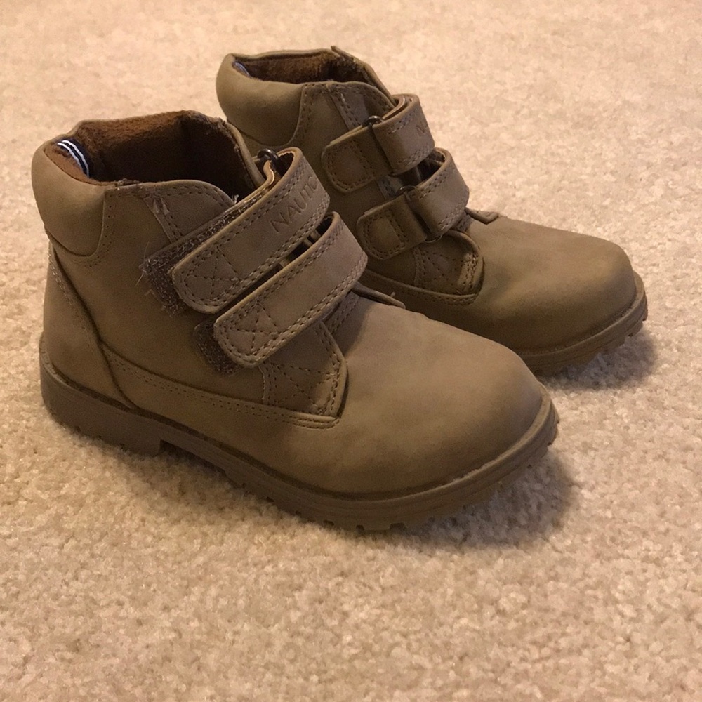 Nautica  boots